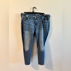 Signature by Levi Strauss & Co. Gold Women's Modern Skinny Jean Plus Size Women